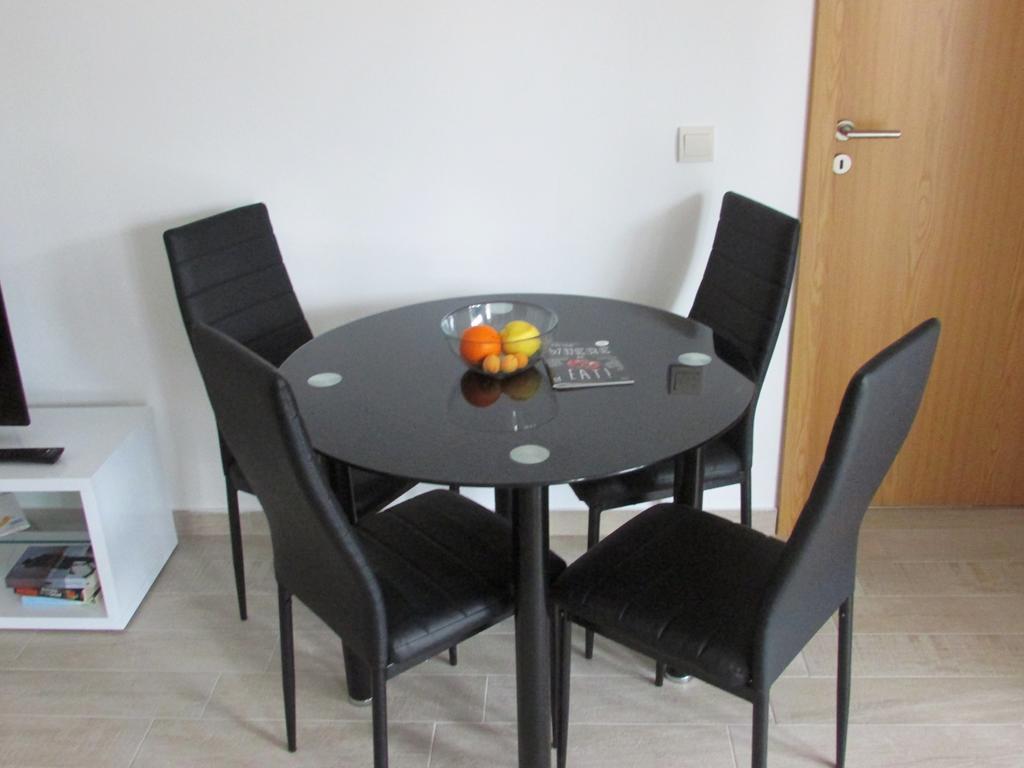 Dubravka Apartmani Mokosica Ruang foto